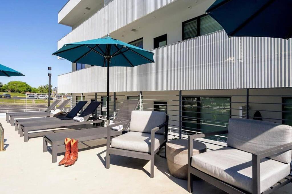 Stylish Downtown Condo W/ Pool & Parking Nashville Zewnętrze zdjęcie