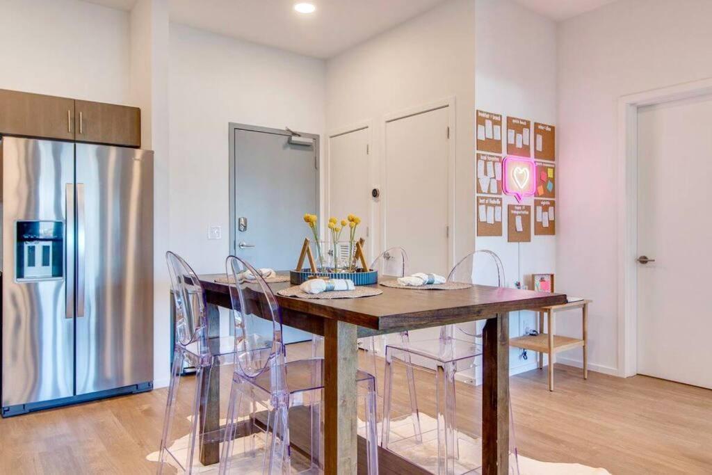 Stylish Downtown Condo W/ Pool & Parking Nashville Zewnętrze zdjęcie