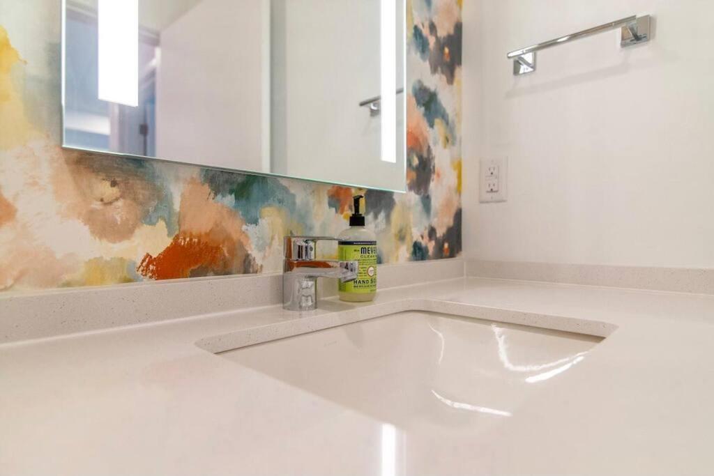 Stylish Downtown Condo W/ Pool & Parking Nashville Zewnętrze zdjęcie