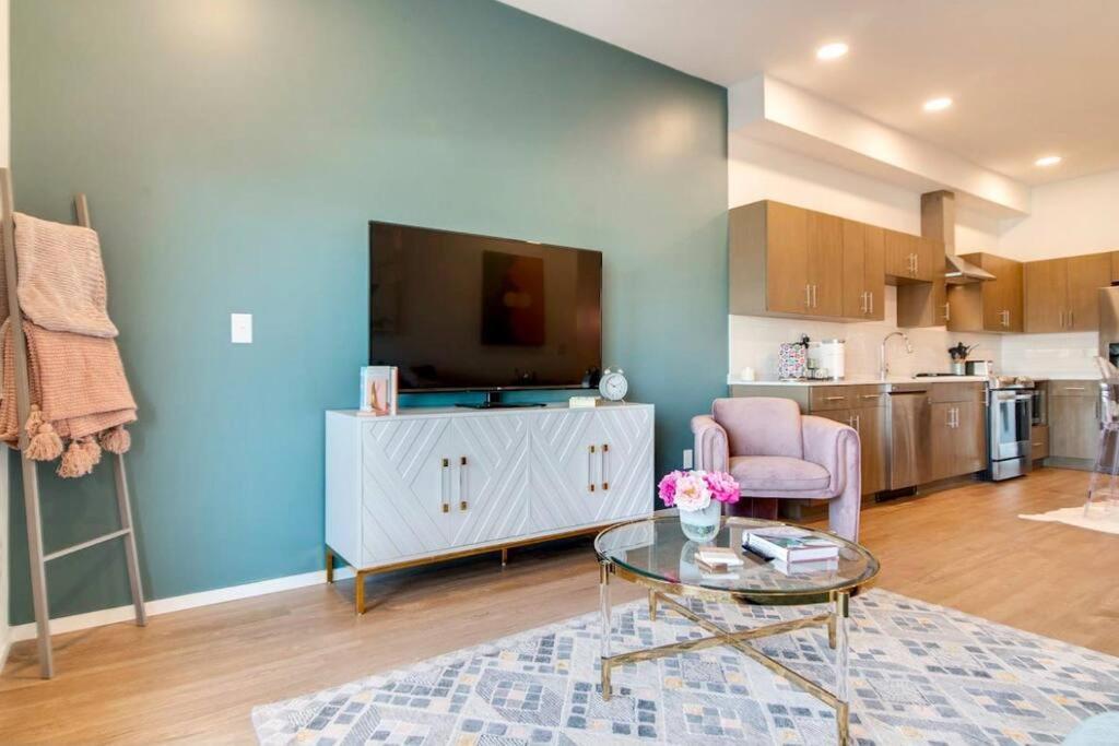 Stylish Downtown Condo W/ Pool & Parking Nashville Zewnętrze zdjęcie