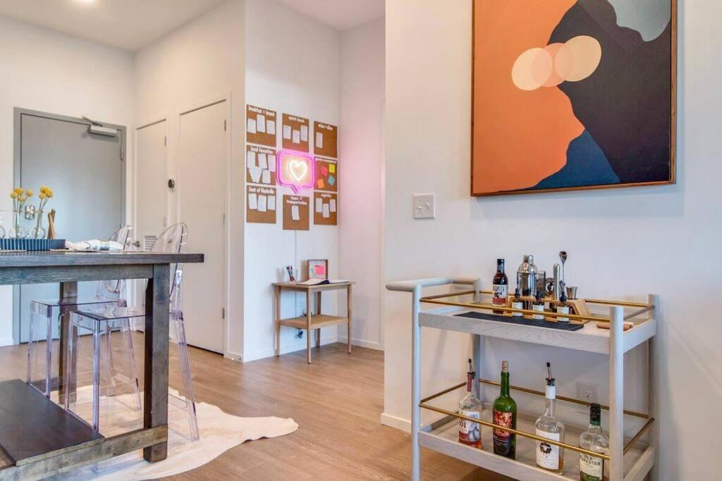 Stylish Downtown Condo W/ Pool & Parking Nashville Zewnętrze zdjęcie